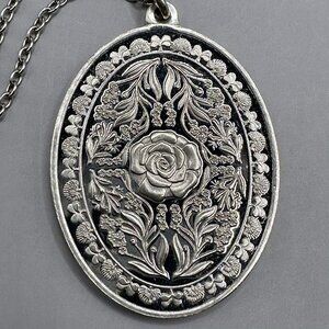 Queen Elizabeth II Jubilee Necklace Tudor Rose Franklin Mint Sterling Silver